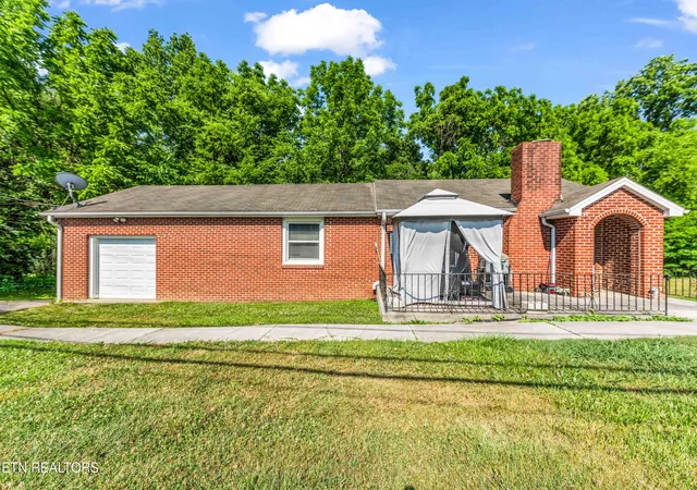 Homes for sale in Knoxville, TN | 3107 Gray Hendrix Rd, Knoxville, TN 37931 | MLS# 1342915