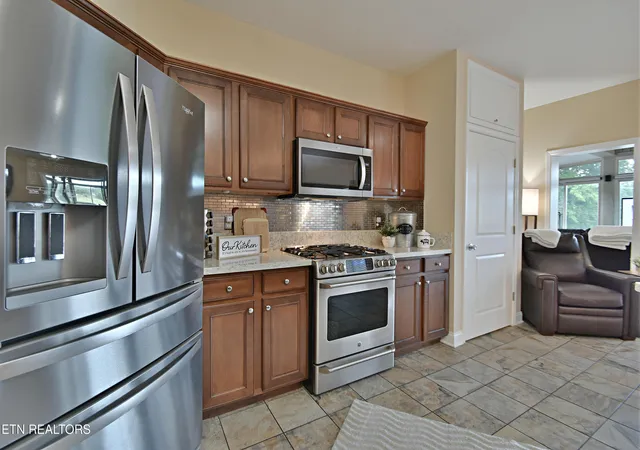 Photo 3 of Sale Pending at 5675 Autumn Crk Dr, Knoxville, TN 37924 | MLS# 1342910 | Listing updated on 2026-08-21