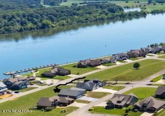 Homes for sale in Loudon, TN | 562 Charleston, Loudon, TN 37774 | MLS# 1342942