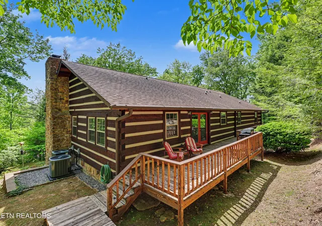 Photo 2 of Single family home for sale at 615 N Ownby Dr, Gatlinburg, TN 37738 | MLS# 1342998 | Listing updated on 2026-09-11