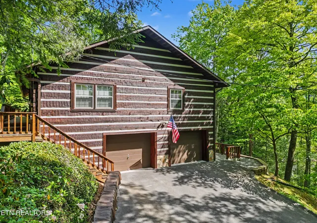 Photo 3 of Single family home for sale at 615 N Ownby Dr, Gatlinburg, TN 37738 | MLS# 1342998 | Listing updated on 2026-09-11