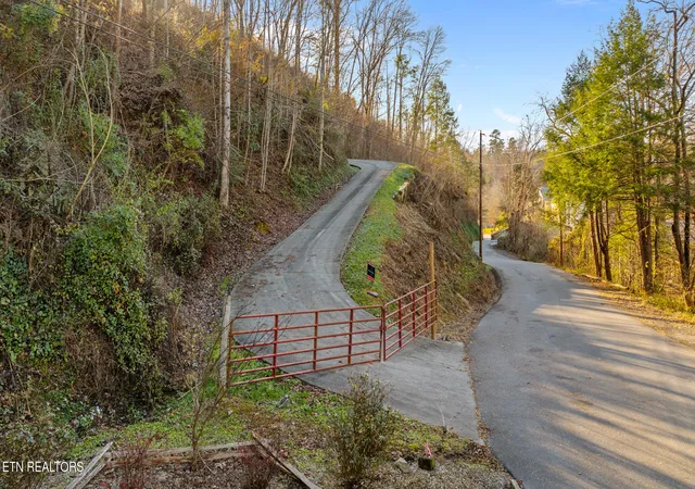 4th image of 830 Sleepy Hollow Rd, Gatlinburg, TN 37738 | MLS# 1342969