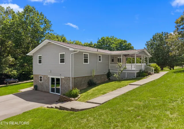 Homes for sale in New Tazewell, TN | 155 Neely Dr, New Tazewell, TN 37825 | MLS# 1343685