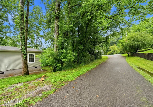 Homes for sale in Harriman, TN | 144 Zeni Ln, Harriman, TN 37748 | MLS# 1343284