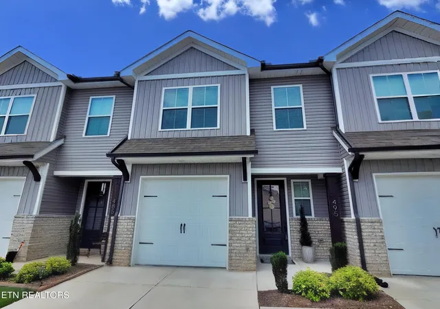 Photo 1 of Single family home for sale at 495 Harper Village Way, Lenoir City, TN 37771 | MLS# 1343017 | Listing updated on 2026-09-01