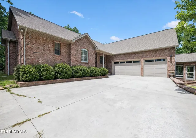 1st image of 54 Fairway Ct, Crossville, TN 38571 | MLS# 1343093