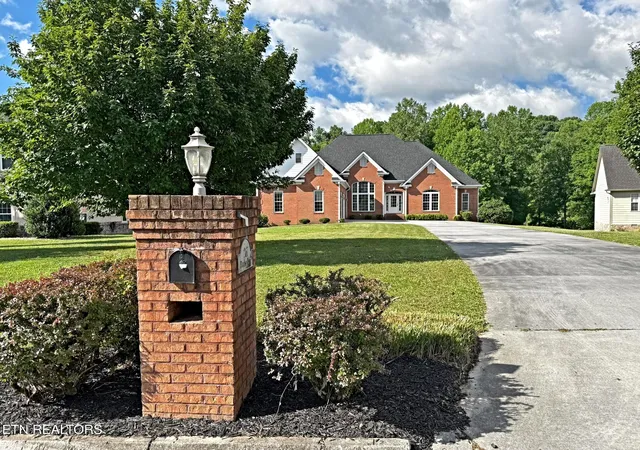 Homes for sale in Jacksboro, TN | 267 Paradise Ln, Jacksboro, TN 37757 | MLS# 1344783