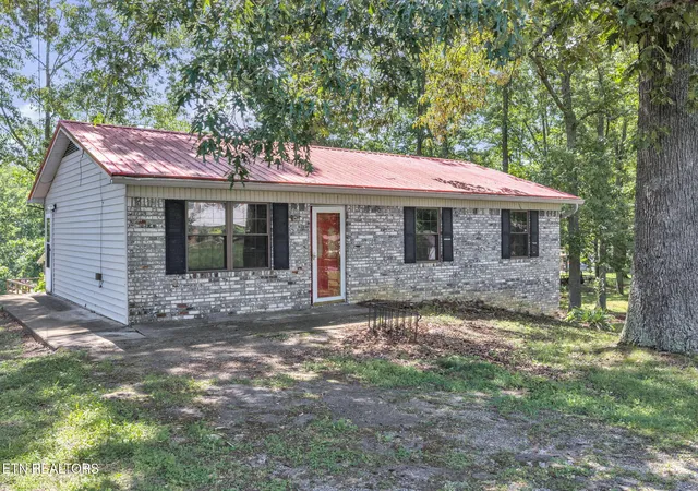 Homes for sale in White Pine, TN | 322 Idlewild Dr, White Pine, TN 37890 | MLS# 1343052