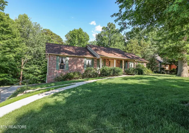 Homes for sale in Oak Ridge, TN | 105 Claymore Ln, Oak Ridge, TN 37830 | MLS# 1344490