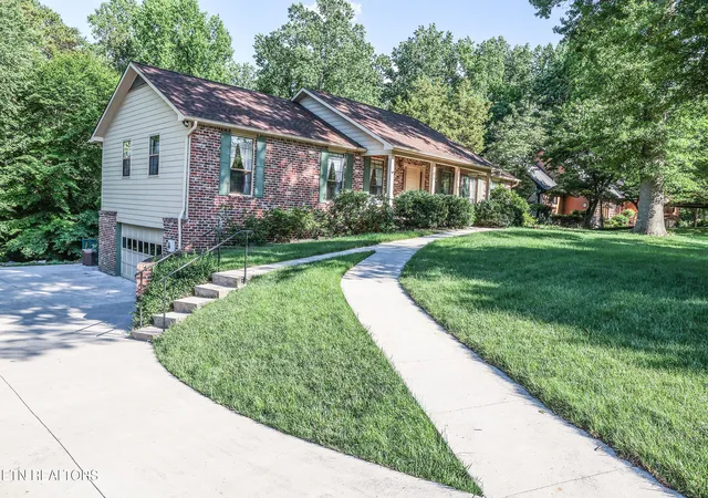 Homes for sale in Oak Ridge, TN | 105 Claymore Ln, Oak Ridge, TN 37830 | MLS# 1344490