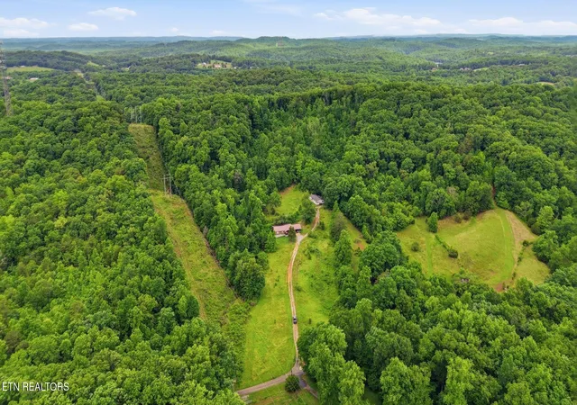 Photo 3 of Single family home for sale at 1991 Price Rd, Lenoir City, TN 37771 | MLS# 1343065 | Listing updated on 2026-09-29