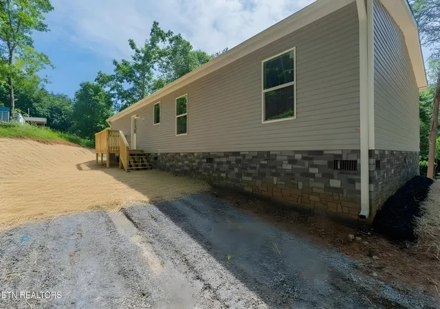 Homes for sale in Loudon, TN | 358 Valley Dr, Loudon, TN 37774 | MLS# 1343312
