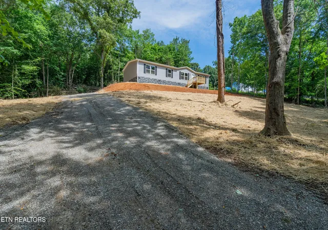 Homes for sale in Loudon, TN | 358 Valley Dr, Loudon, TN 37774 | MLS# 1343312