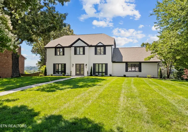 Photo 3 of Single family home for sale at 10719 Farragut Hills Blvd, Farragut, TN 37934 | MLS# 1343499 | Listing updated on 2026-09-09