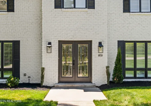 Photo 3 of Single family home for sale at 10719 Farragut Hills Blvd, Farragut, TN 37934 | MLS# 1343499 | Listing updated on 2026-09-09