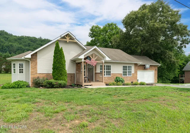 Photo 1 of Single family home for sale at 2059 Creswell Rd, Seymour, TN 37865 | MLS# 1343120 | Listing updated on 2026-06-22
