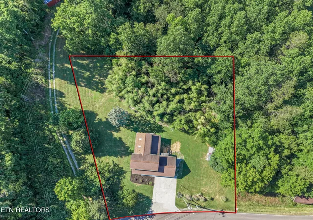 Photo 2 of Single family home for sale at 3809 Clover Hl Ml Rd, Maryville, TN 37801 | MLS# 1343150 | Listing updated on 2026-09-25
