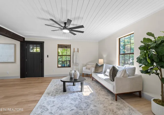 Photo 3 of Single family home for sale at 3809 Clover Hl Ml Rd, Maryville, TN 37801 | MLS# 1343150 | Listing updated on 2026-09-25