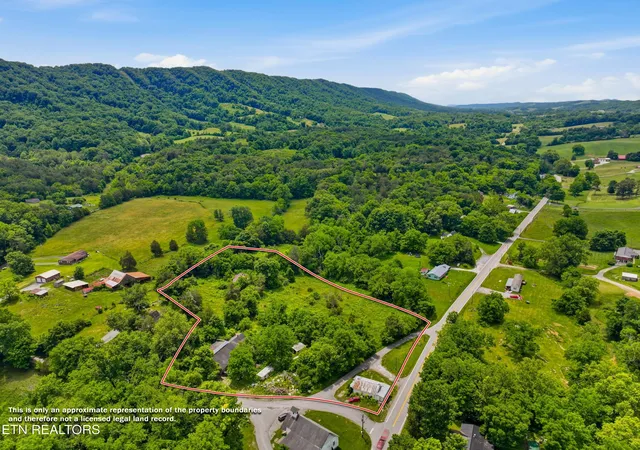 Homes for sale in Washburn, TN | 136 Clinchview Ln, Washburn, TN 37888 | MLS# 1343189