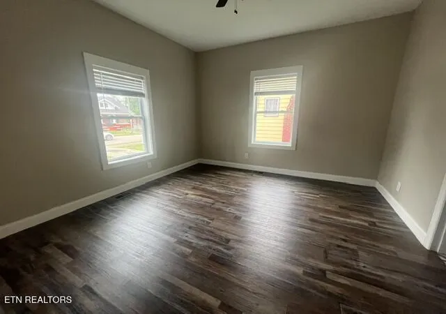 Photo 3 of Sale Pending at 2917 Linden Ave, Knoxville, TN 37914 | MLS# 1343199 | Listing updated on 2026-09-14