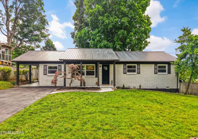 Photo 1 of Sale Pending at 3420 Burwood Rd, Knoxville, TN 37921 | MLS# 1343266 | Listing updated on 2026-06-29