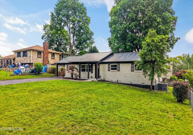 Photo 2 of Sale Pending at 3420 Burwood Rd, Knoxville, TN 37921 | MLS# 1343266 | Listing updated on 2026-06-29