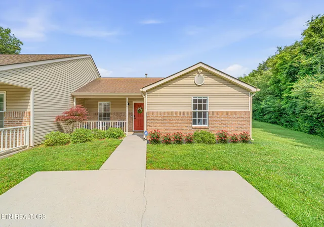 Homes for sale in Knoxville, TN | 9901 Oakledge Wy, Knoxville, TN 37931 | MLS# 1343247