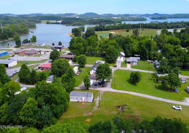 Homes for sale in Vonore, TN | 203 Pettit St, Vonore, TN 37885 | MLS# 1343282