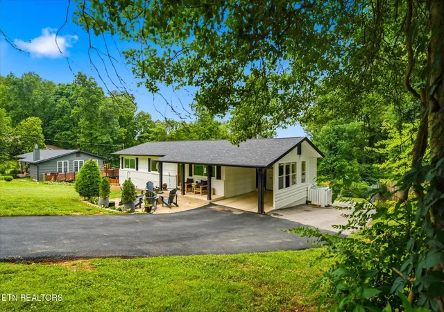 Photo 3 of Single family home for sale at 9229 Topoco Dr, Knoxville, TN 37922 | MLS# 1345428 | Listing updated on 2026-07-14