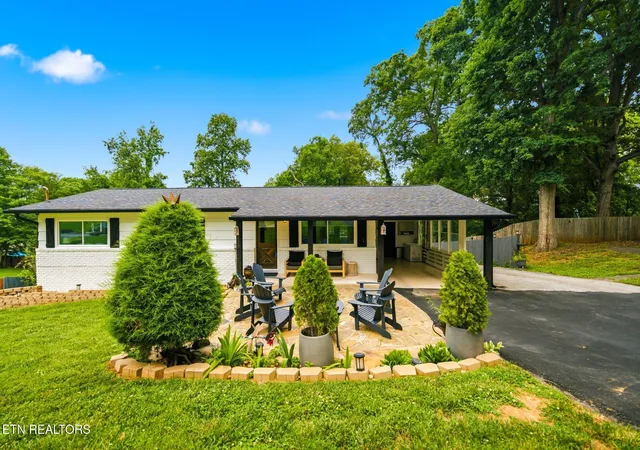 Photo 3 of Single family home for sale at 9229 Topoco Dr, Knoxville, TN 37922 | MLS# 1345428 | Listing updated on 2026-07-14
