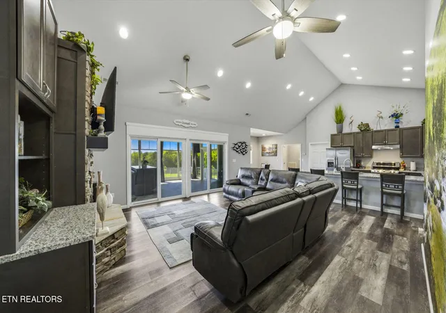 2nd image of 1971 Harbor Hills, Dandridge, TN 37725 | MLS# 1343265