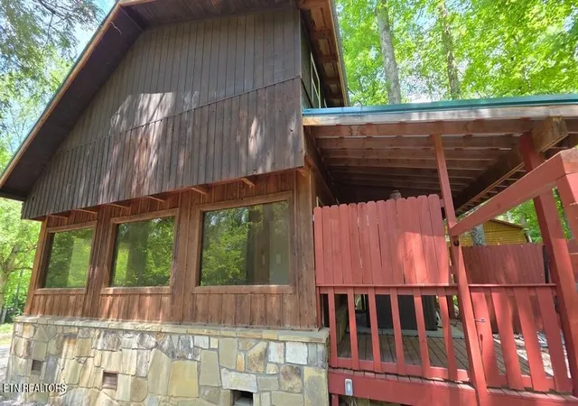 Homes for sale in Gatlinburg, TN | 4438 E Scenic Dr, Gatlinburg, TN 37738 | MLS# 1343279