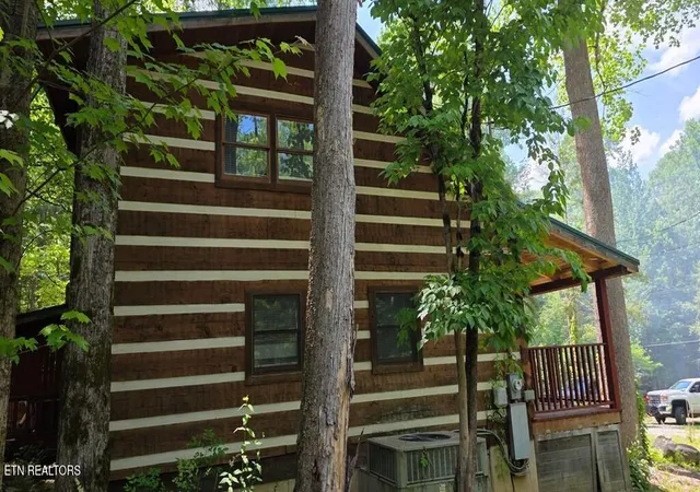 Homes for sale in Gatlinburg, TN | 4438 E Scenic Dr, Gatlinburg, TN 37738 | MLS# 1343279