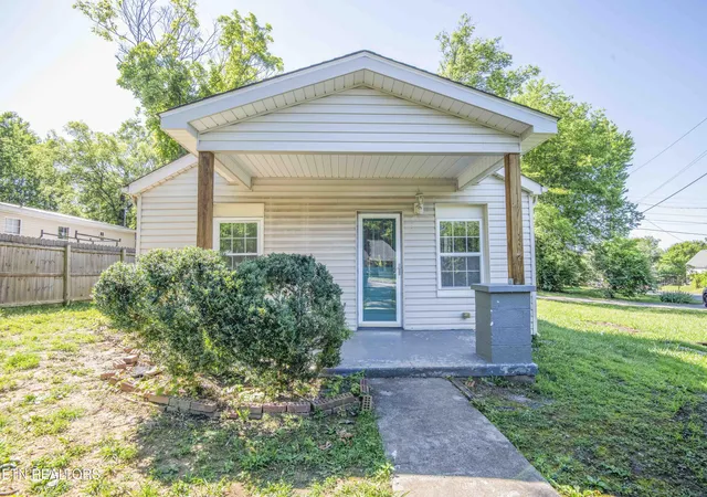 Homes for sale in Knoxville, TN | 2100 Ne Dodson Ave, Knoxville, TN 37917 | MLS# 1344021