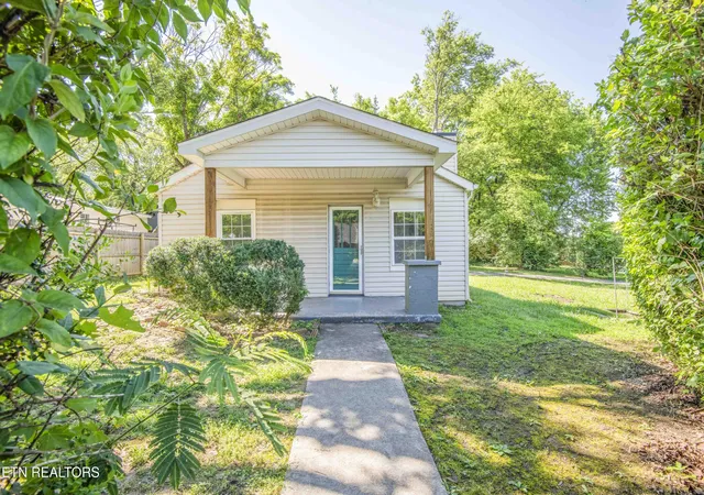 Homes for sale in Knoxville, TN | 2100 Ne Dodson Ave, Knoxville, TN 37917 | MLS# 1344021