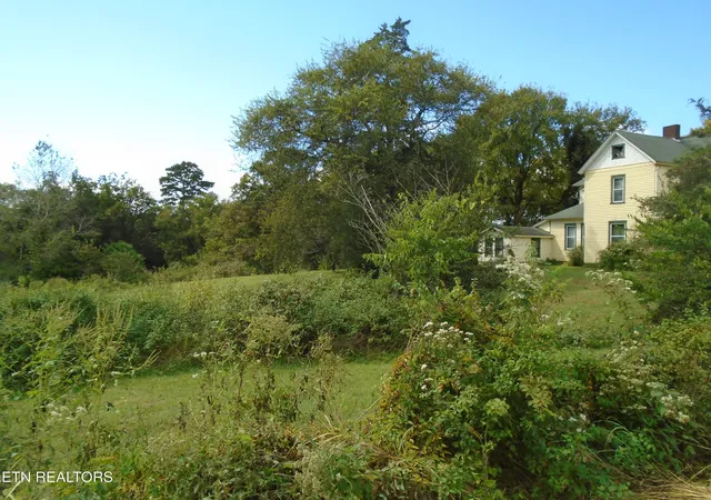 Photo 3 of Single family home for sale at 212 Dunlap Holw Rd, Friendsville, TN 37737 | MLS# 1343299 | Listing updated on 2026-10-07