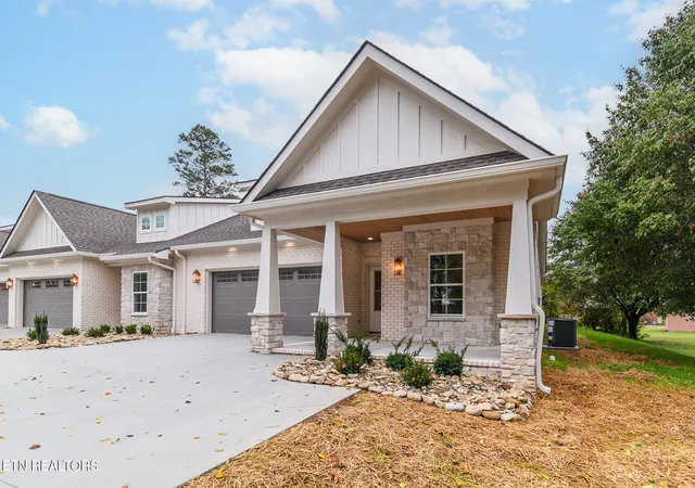 Homes for sale in Clinton, TN | 111 Alpine Dr, Clinton, TN 37716 | MLS# 1343360