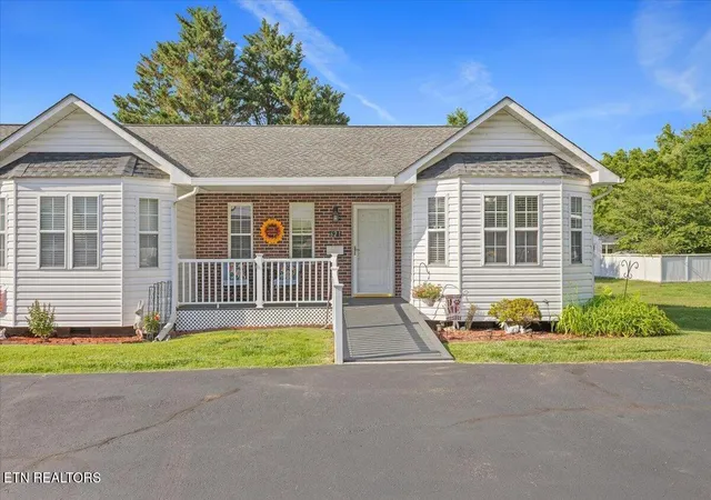 Photo 3 of Condo for sale at 621 Race St, Elizabethton, TN 37643 | MLS# 1343654 | Listing updated on 2026-07-30