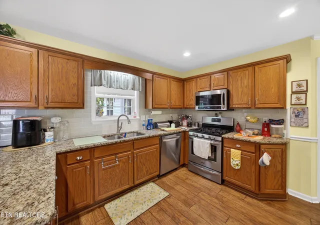 Photo 4 of Single family home for sale at 2403 N Pointe Cvs Cir, Cookeville, TN 38506 | MLS# 1343856 | Listing updated on 2026-09-10