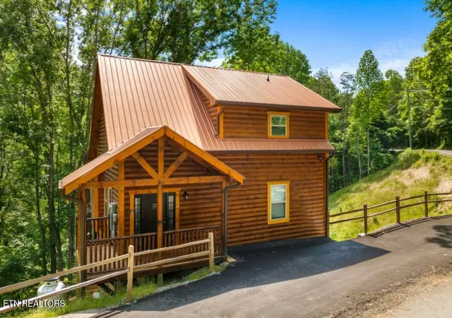 Photo 1 of Sale Pending at 1446 Silver Poplar Ln, Sevierville, TN 37876 | MLS# 1343456 | Listing updated on 2026-10-31