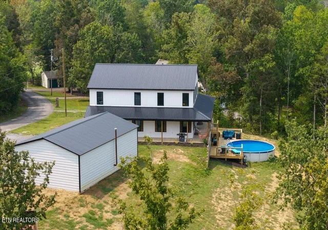 Photo 2 of Single family home for sale at 132 Hiwassee Dr, Decatur, TN 37322 | MLS# 1343568 | Listing updated on 2026-06-18