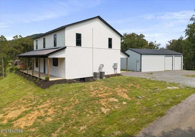 Photo 3 of Single family home for sale at 132 Hiwassee Dr, Decatur, TN 37322 | MLS# 1343568 | Listing updated on 2026-06-18
