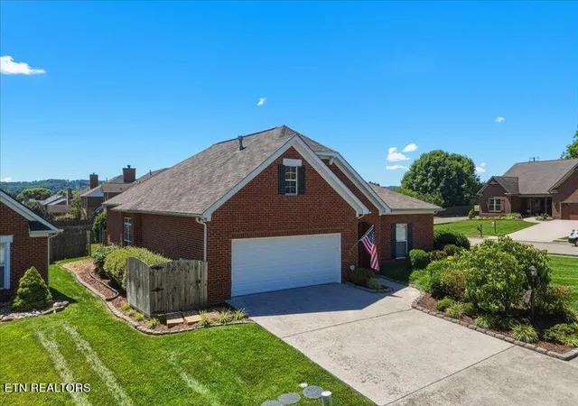 2nd image of 3300 Parrish Hill Ln, Knoxville, TN 37938 | MLS# 1343540