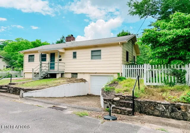 3rd image of 107 S Tampa Ln, Oak Ridge, TN 37830 | MLS# 1343501