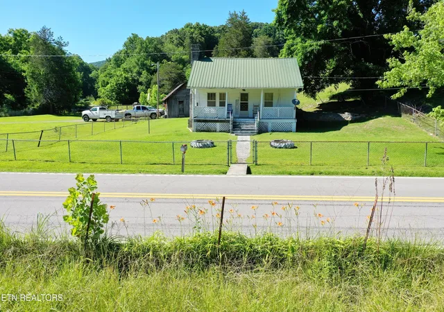 Homes for sale in Sneedville, TN | 3956 Mulberry Gap Rd, Sneedville, TN 37869 | MLS# 1343461