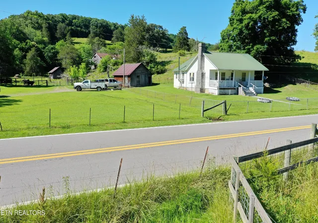 Homes for sale in Sneedville, TN | 3956 Mulberry Gap Rd, Sneedville, TN 37869 | MLS# 1343461