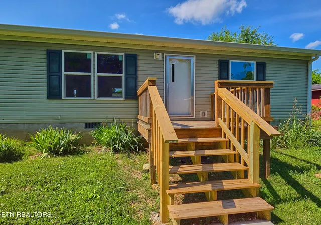 Homes for sale in Sweetwater, TN | 207b Fair St, Sweetwater, TN 37874 | MLS# 1343505