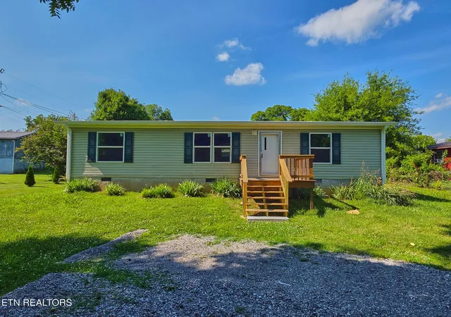 Homes for sale in Sweetwater, TN | 207b Fair St, Sweetwater, TN 37874 | MLS# 1343505