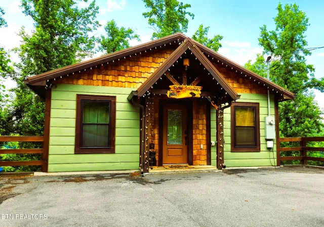 2nd image of 344 Silverbell Hgts Ln, Gatlinburg, TN 37738 | MLS# 1343509