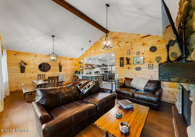 4th image of 344 Silverbell Hgts Ln, Gatlinburg, TN 37738 | MLS# 1343509
